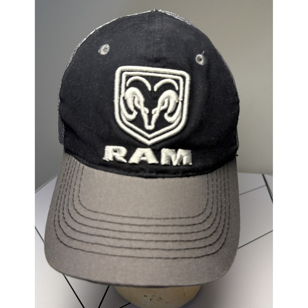 VTG Dodge RAM Logo Hat‎ Gray/Black Mesh Trucker Snapback Adjustable Cap Truck